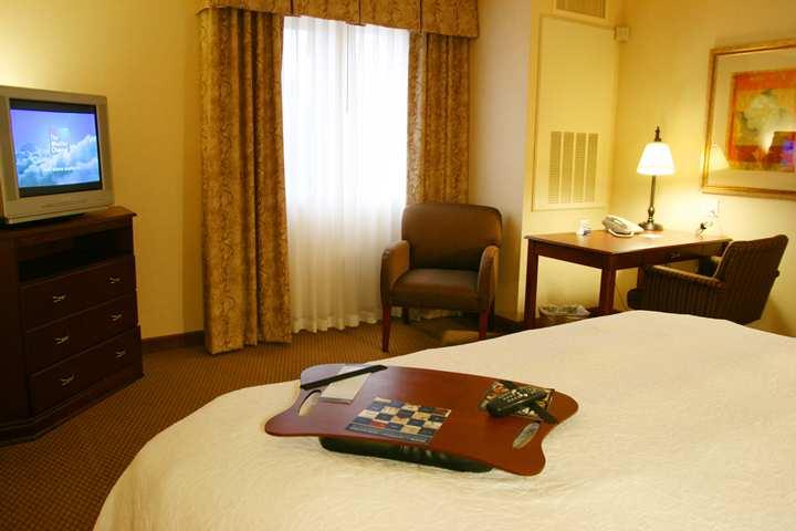 Hampton Inn & Suites Burlington Eksteriør bilde