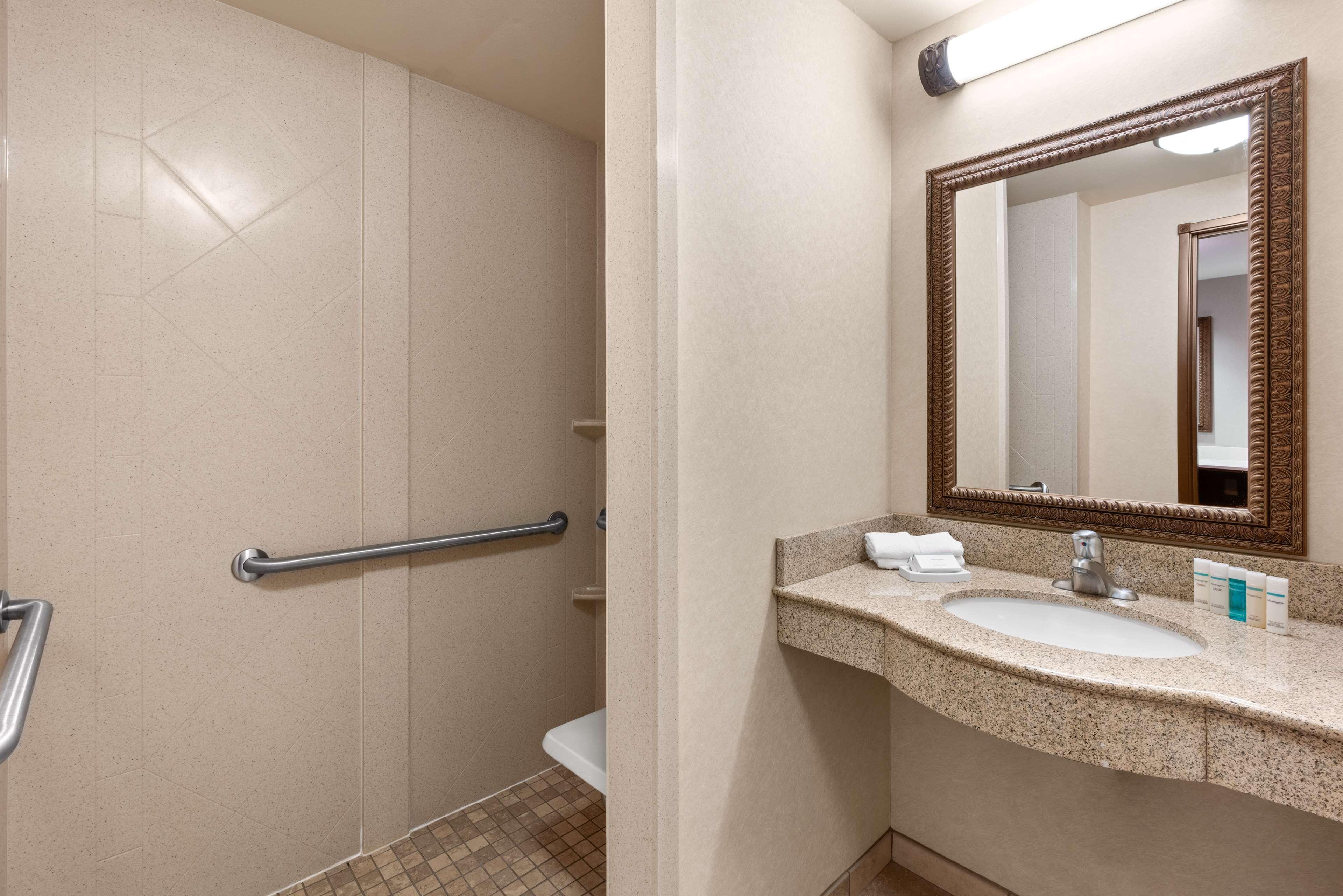 Hampton Inn & Suites Burlington Eksteriør bilde
