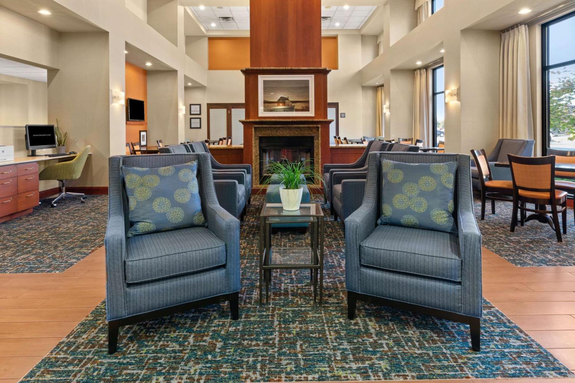 Hampton Inn & Suites Burlington Eksteriør bilde