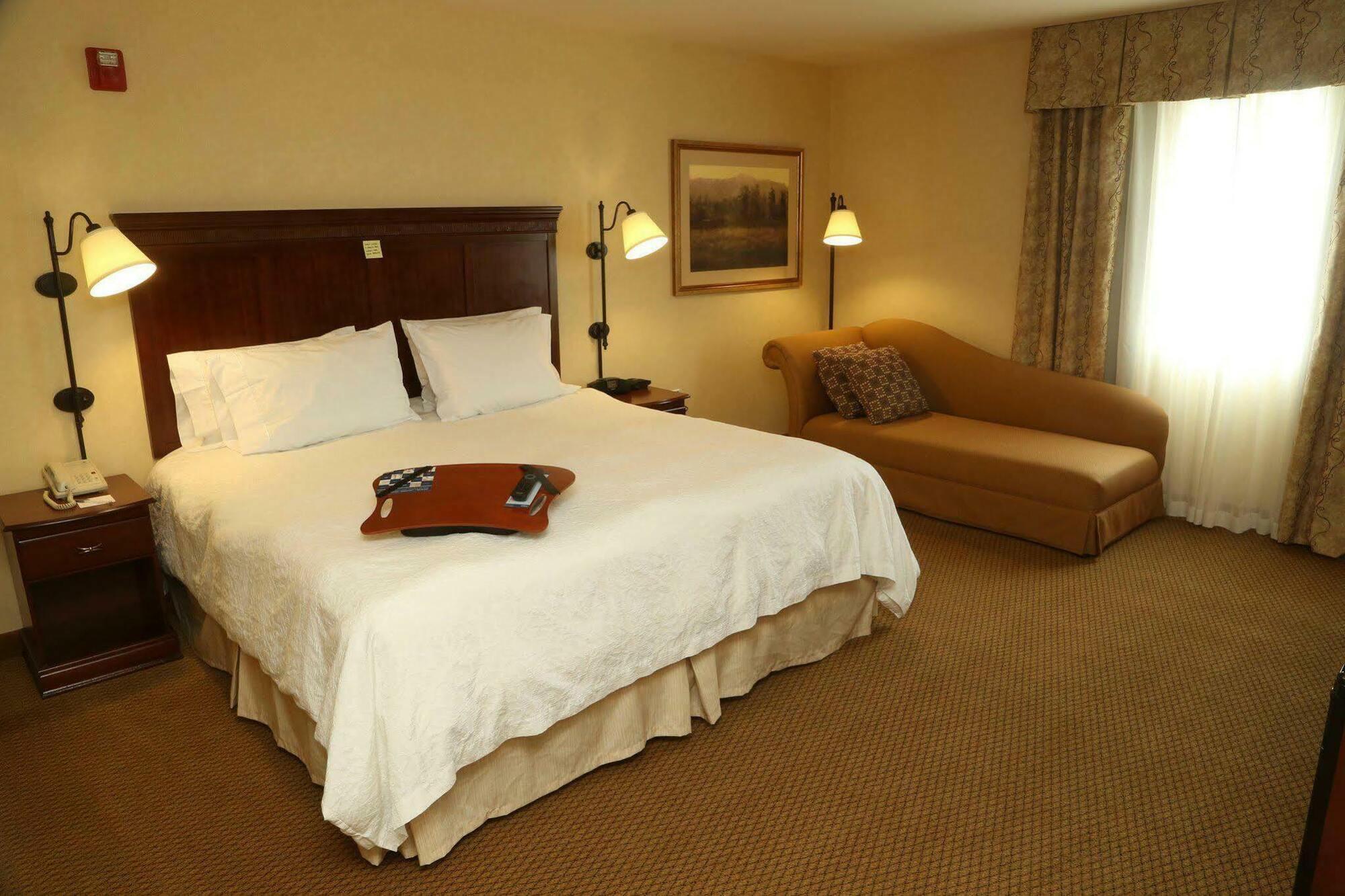 Hampton Inn & Suites Burlington Eksteriør bilde